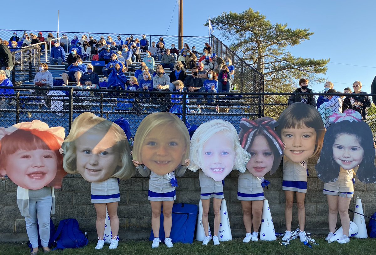 Bluelion_cheer's tweet photo. SENIOR NIGHT 💙📣 https://t.co/RkYm00eGcc