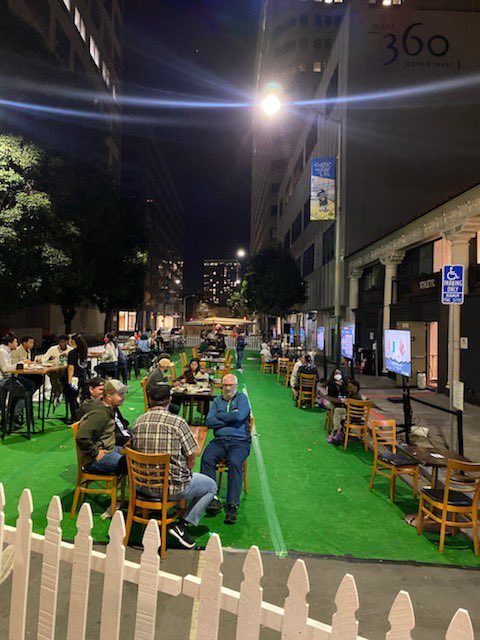 ReynaHarveyB's tweet image. More streets are now added to the Flex Street program in Oakland, this allows businesses to utilize the parking spaces and sidewalks for extended business. For more information visit @kron4news.