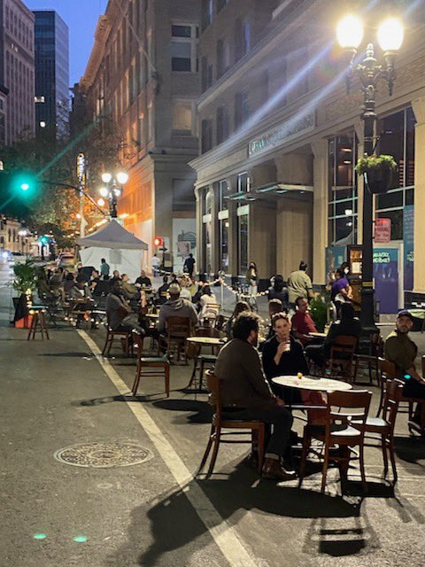 ReynaHarveyB's tweet image. More streets are now added to the Flex Street program in Oakland, this allows businesses to utilize the parking spaces and sidewalks for extended business. For more information visit @kron4news.
