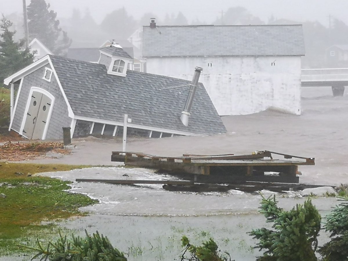TheNewOcean's tweet image. Batten down the hatches #Hurriance Juan and #Hurriance Dorian made landfall near @ArcticGuy2's  homeport of #KetchHarbour at the mouth of #HalifaxHarbour. #Stormsurge cannot be ignored. It is real. Stay safe.