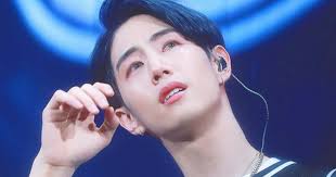 I& #39;ll tell him how precious he is, sometimes he gets shy that he cries, but I want to tell him that it& #39;s okay, that they should just let all of the emotions flow, cause we will always be there for them. I wanna thank him for pursuing his dream and being a good hyung to the others.