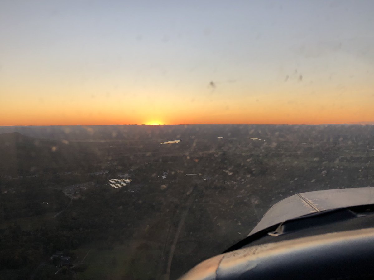 AstroKatie's tweet image. Sunset flying tonight. #FlyingLessons #ProtoPilot