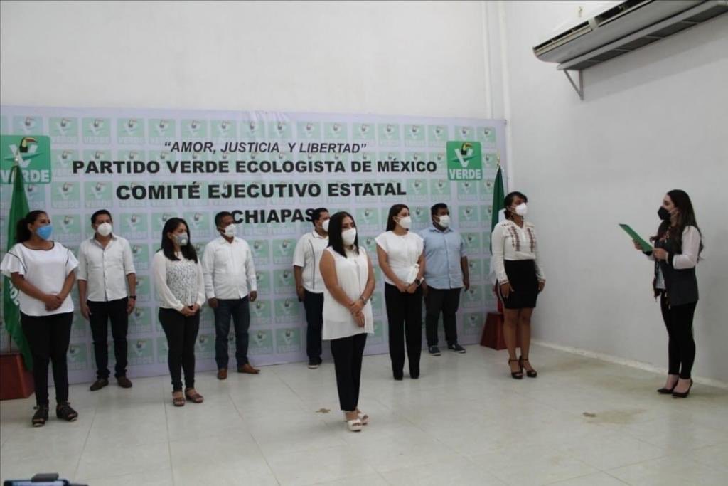 ADiegoGael's tweet photo. Desde que recibió la encomienda de la líder estatal de @PVEM_Chiapas @valeri_santiago, la dirigente municipal del tucán en Huehuetán, Jazmín Ángel Villalobos, ha fortalecido las estructuras municipales y consolidado al partido esmeralda como la principal fuerza política. https://t.co/lEY3yReojQ