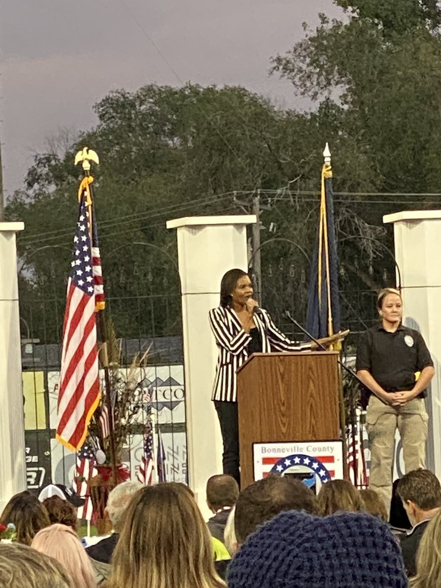 DanMcKnight30's tweet image. @RealCandaceO preaching at Bonneville County Lincoln Day