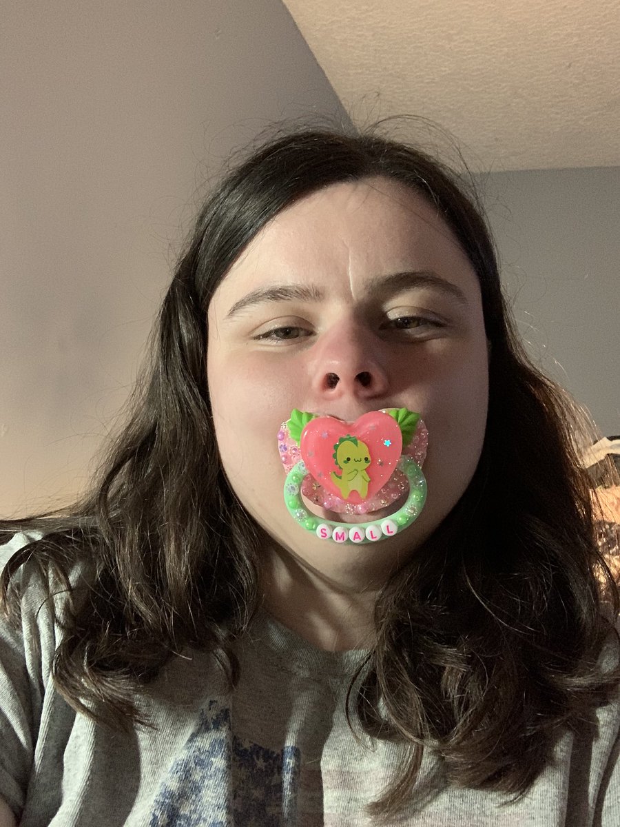babyshelly1993's tweet photo. My @customabdl Paci got here today! I’m so excited! It’s so cute! I LOVE IT! https://t.co/15Xp6TNUR9