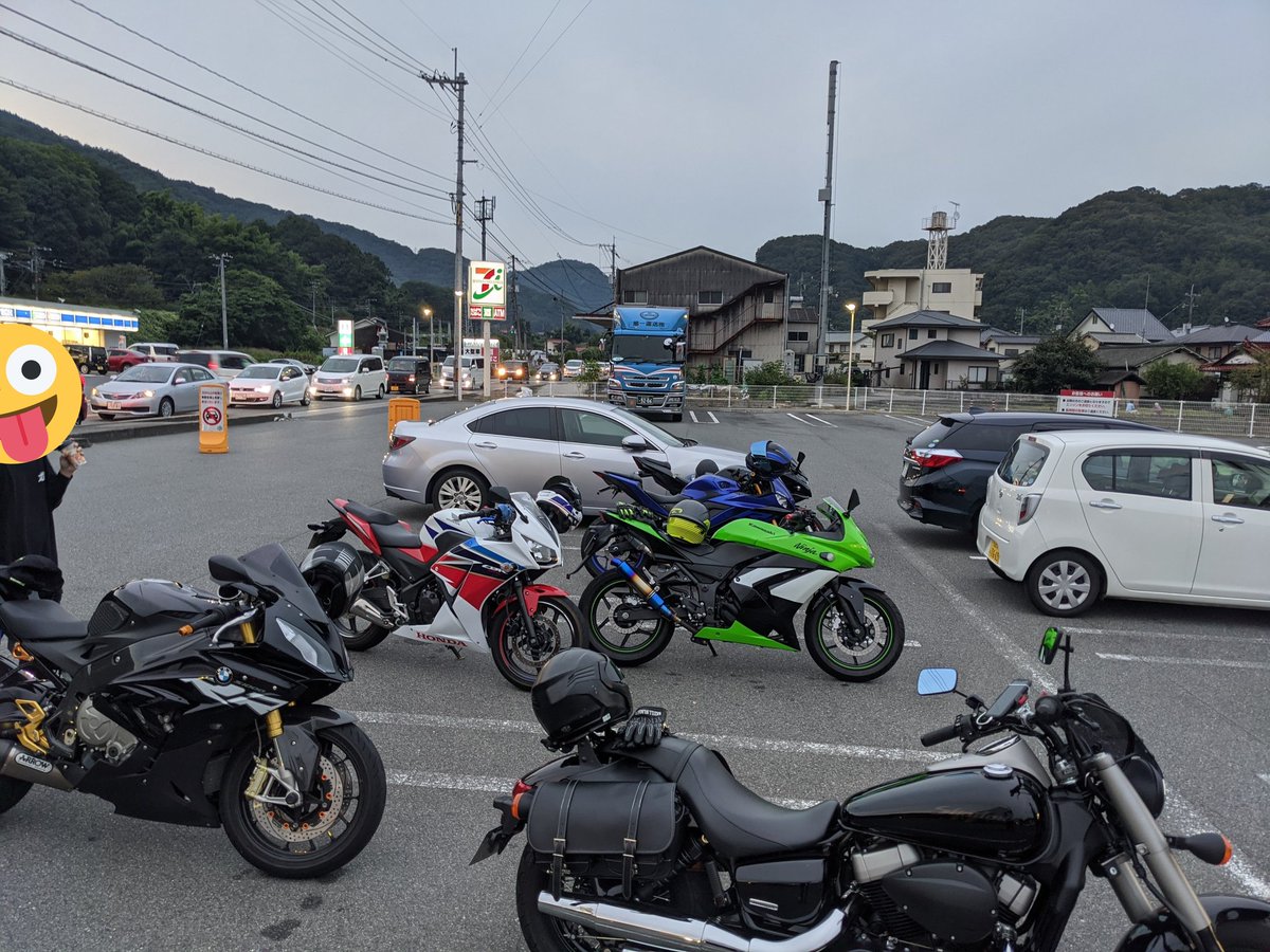 KRAZYFOOLbee's tweet photo. 昨日のナイツーは久しぶりのメンツで楽しかったなー🛵✨
#krazyfool #ナイツー https://t.co/sbVCQk8aum
