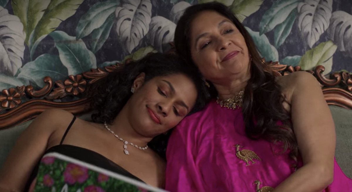 .@MasabaG learned from mom that you and i were born in the same hospital at the same time and we were crib neighbours. just finished #masabamasaba and what an endearing show. loved every moment of it, and Neenaji @Neenagupta001 uff. hope we can meet and reminisce our crib days❤️ https://t.co/S2Ew5tDGn2