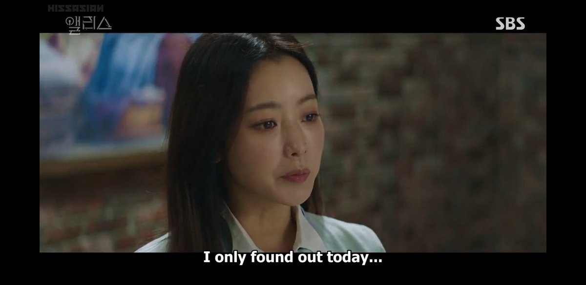 NoonaChronicles's tweet photo. So, is Tae Yi the child given the last page of the Book of Prophecy?!
#AliceEp7 #AliceKdrama #Alice https://t.co/W4eDmH9WkO
