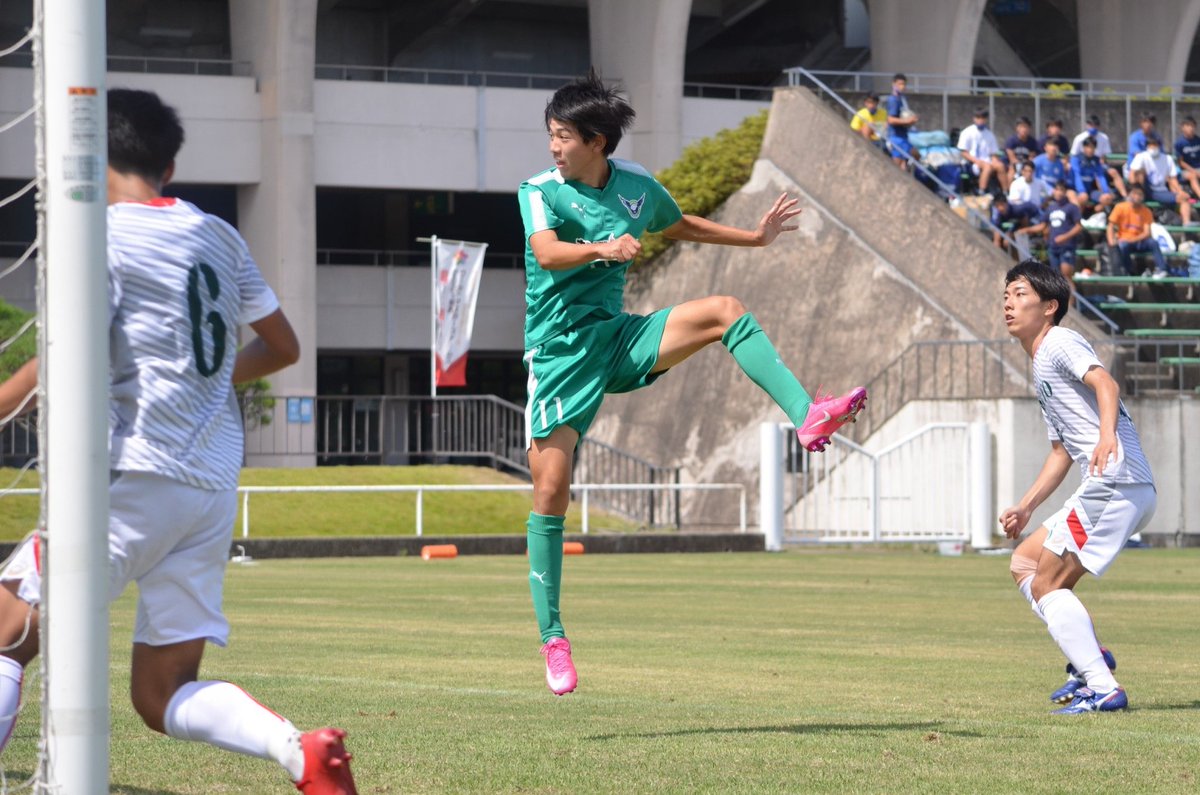 ガイナーレ鳥取 U 18 昨日行われた スーパープリンスリーグ中国 作陽高校との試合は3 1で ガイナーレ鳥取u18 が勝利 トップチームにも登録されている 佐伯蓮 選手がハットトリックを達成しました 前節の悔しい敗戦から見事勝利を掴んだユース