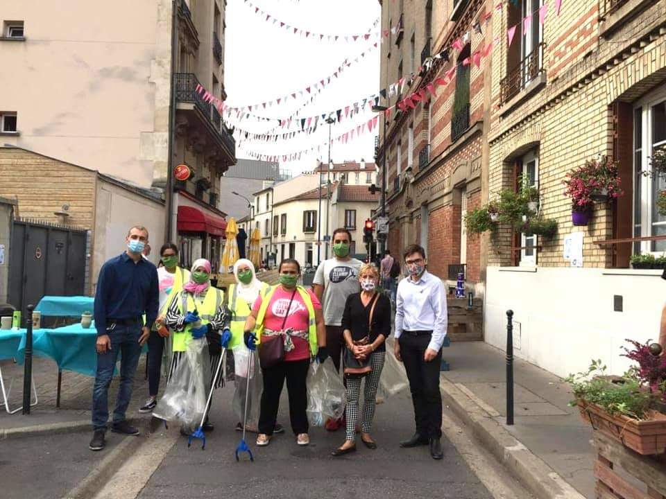 A92600's tweet photo. @fayau1 Mais on voit pas Mme Baillet la verte avec ses amis ni les élus de #LREM et même pas les anciens veilleurs que j'espère vont bien ( disparus de la scène asniéroise depuis la grande défaite du 15 mars)@maeschlimann et l'ensemble des élus de la majorité ont assuré par leur présence https://t.co/5pScA1JgpN