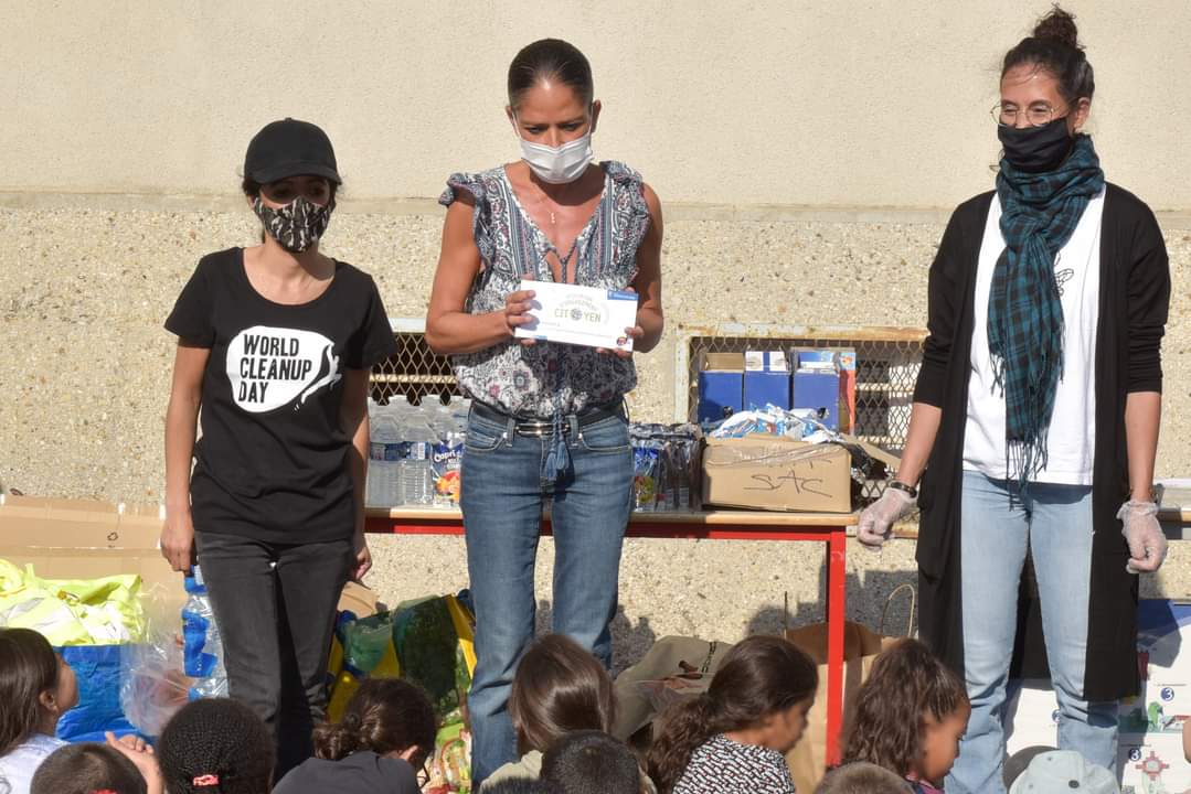 A92600's tweet photo. @fayau1 Mais on voit pas Mme Baillet la verte avec ses amis ni les élus de #LREM et même pas les anciens veilleurs que j'espère vont bien ( disparus de la scène asniéroise depuis la grande défaite du 15 mars)@maeschlimann et l'ensemble des élus de la majorité ont assuré par leur présence https://t.co/5pScA1JgpN