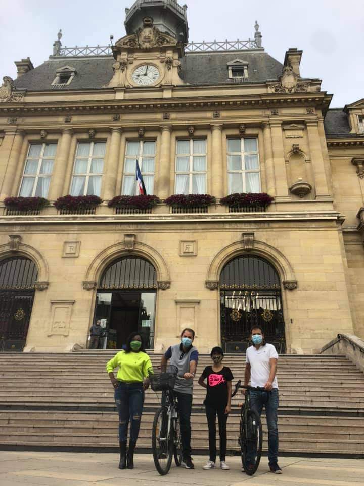 A92600's tweet photo. @fayau1 Mais on voit pas Mme Baillet la verte avec ses amis ni les élus de #LREM et même pas les anciens veilleurs que j'espère vont bien ( disparus de la scène asniéroise depuis la grande défaite du 15 mars)@maeschlimann et l'ensemble des élus de la majorité ont assuré par leur présence https://t.co/5pScA1JgpN