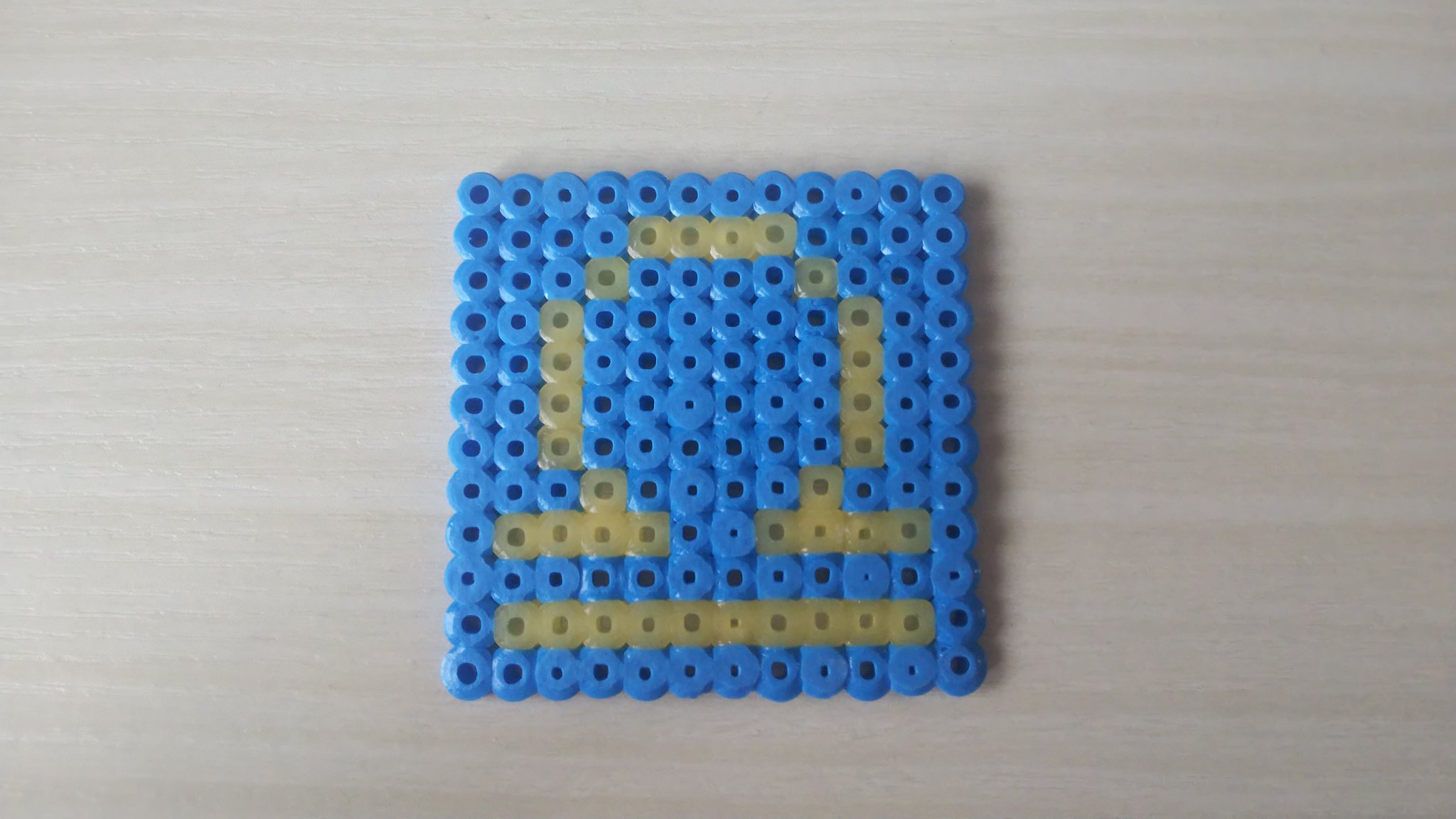 Ayanori アイロンビーズで星座のマークを作ってみた いずれ アイロンビーズでモンハンのモンスターアイコンを作ってみたいので その練習も兼ねて 配色は手持ちのビーズからの有り合わせなので 悪しからず 天秤座 蛇使い座 蟹座 獅子座