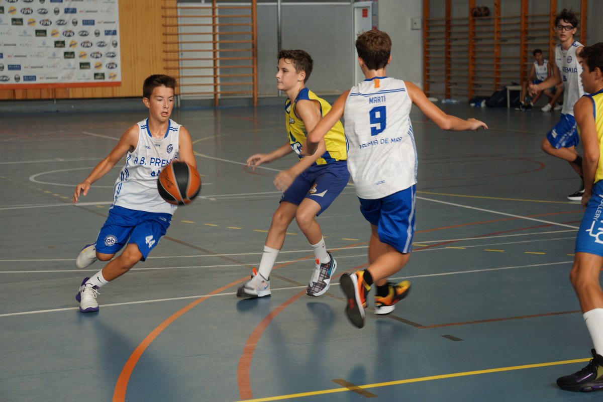 MaresmeBoet3V's tweet photo. #TorneigExpress Cadet

⏯ Moments de la gran jornada de bàsquet que vam poder gaudir ahir.

Moltes gràcies a tots els equips participants!!!

📸 @mnavarro_11 

#JuntsSomMés🔵🟠 https://t.co/eJUlqb8nME