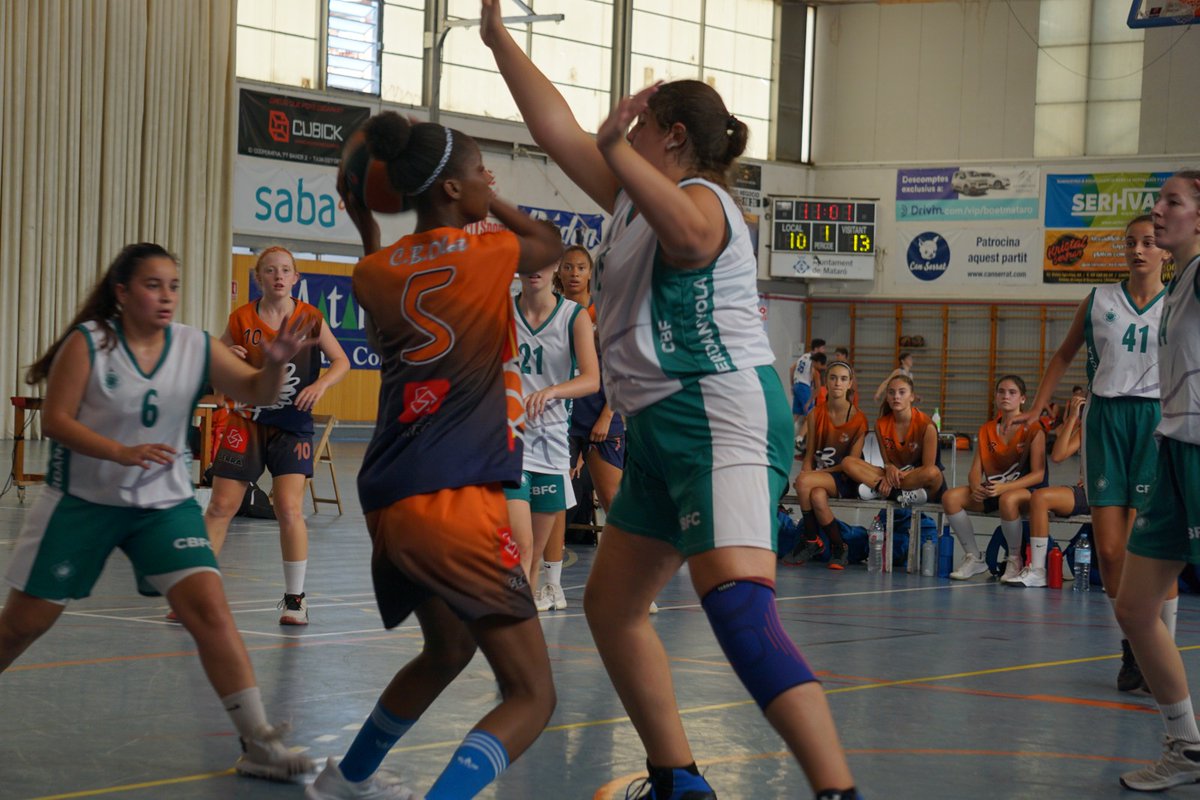 MaresmeBoet3V's tweet photo. #TorneigExpress Cadet

⏯ Moments de la gran jornada de bàsquet que vam poder gaudir ahir.

Moltes gràcies a tots els equips participants!!!

📸 @mnavarro_11 

#JuntsSomMés🔵🟠 https://t.co/eJUlqb8nME