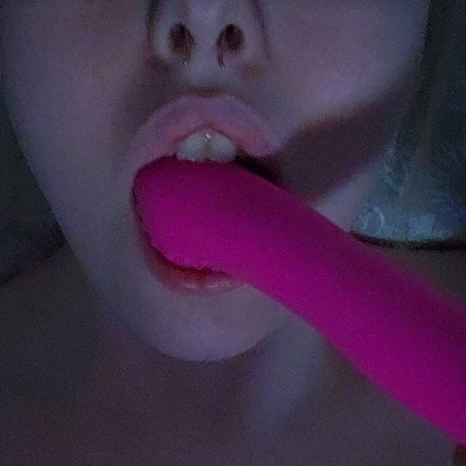 #NewProfilePic https://t.co/4dcCnAhN1k<a href="/tag/newprofilepic"class="tags">#NewProfilePic</a>