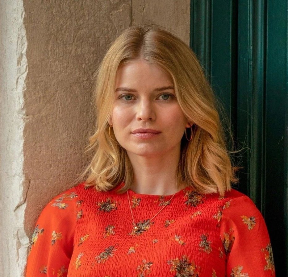 iaindcnews's tweet image. REMINDER: Tonight is the night! The Tv Adaptation of David Nicholls' #Us finally airs tonight at 9pm on @BBCOne. Cant wait to see Iain &amp;amp; Gina Bramhill as Young Douglas and Connie 🙌📺 #BBCUs (1/4)