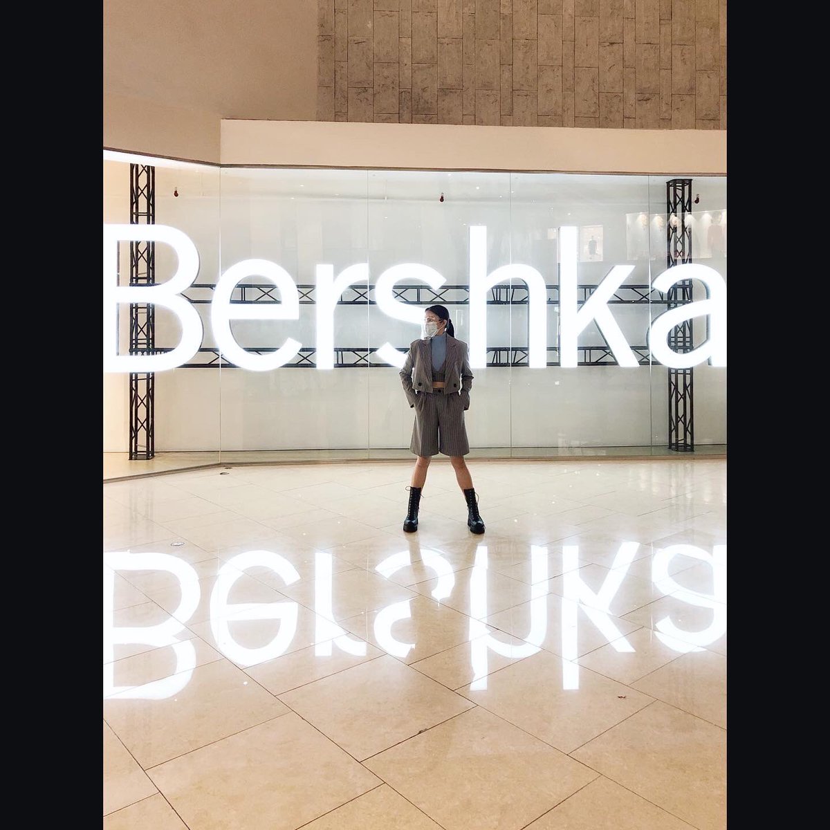 kc_ching's tweet photo. bershka🖤ɐʞɥsɹǝq
#bershka #bershkastyle @Bershka https://t.co/d6lSHMEATW