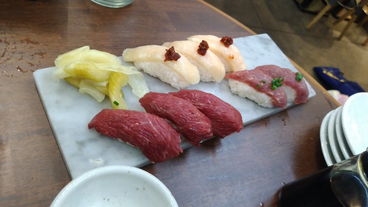 いせあん 黒雪合同企画中 安い酒で浮いた金を美味しい肉寿司に注ぎ込めるって寸法よ 今日の麺屋伊勢庵