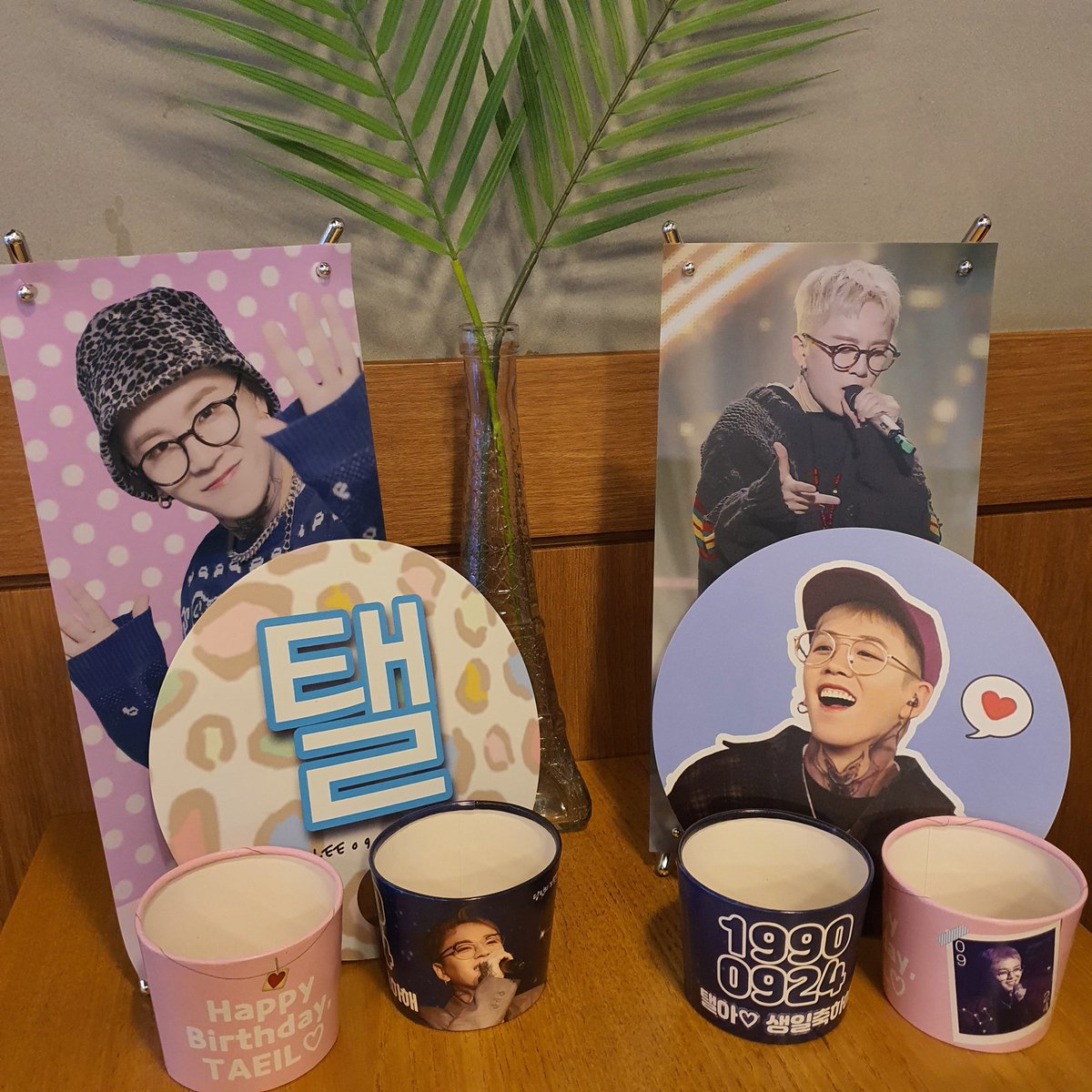 곧 생일인 태일오빠 카페 탐방!!
사진으로만 봐도 너무 예쁘네
내년에는 같이 생일 보낼 수 있었으면 좋겠다♡
@hhh5158 @umb_kkng