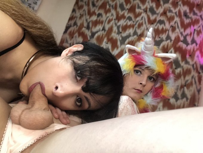 I was a bit under the weather, so @sofia_bun and I haven&rsquo;t been on Chaturbate in like a week. But we&rsquo;re<a class="tags" href="/tag/sofia_bun">@sofia_bun</a><a href="/tag/mvsales"class="tags"><span>#mvsales</span></a><a href="/tag/mvtrans"class="tags"><span>#mvtrans</span></a>