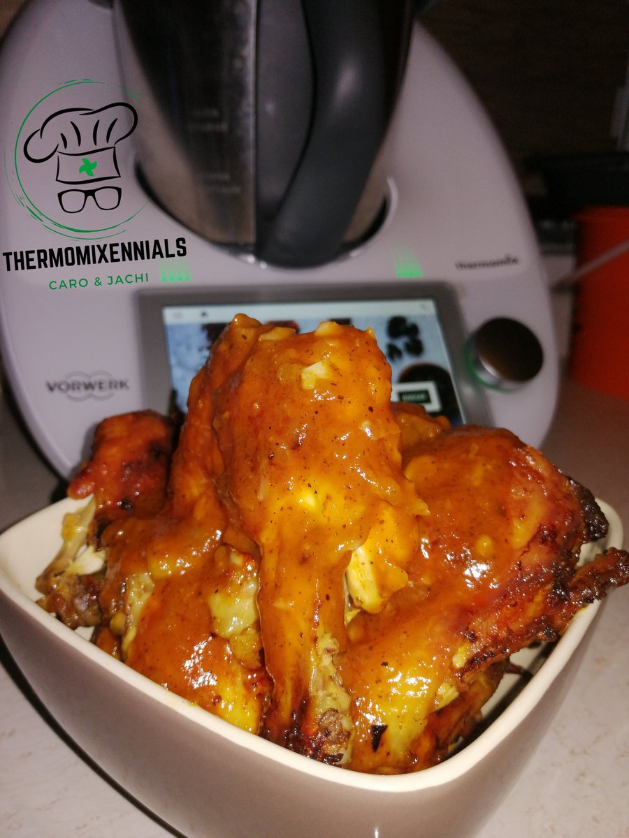 'Alitas de Pollo Picantes' hechas con mi #Thermomix.

#Cena #Comida #Snack #Aperitivo #Aves #Picante #Facil #Economico #Thermomixennials #Cookidoo

Mira la receta tan deliciosa que he encontrado en Cookidoo®: Alitas de pollo picantes (Buffalo wings) cookidoo.mx/recipes/recipe…
