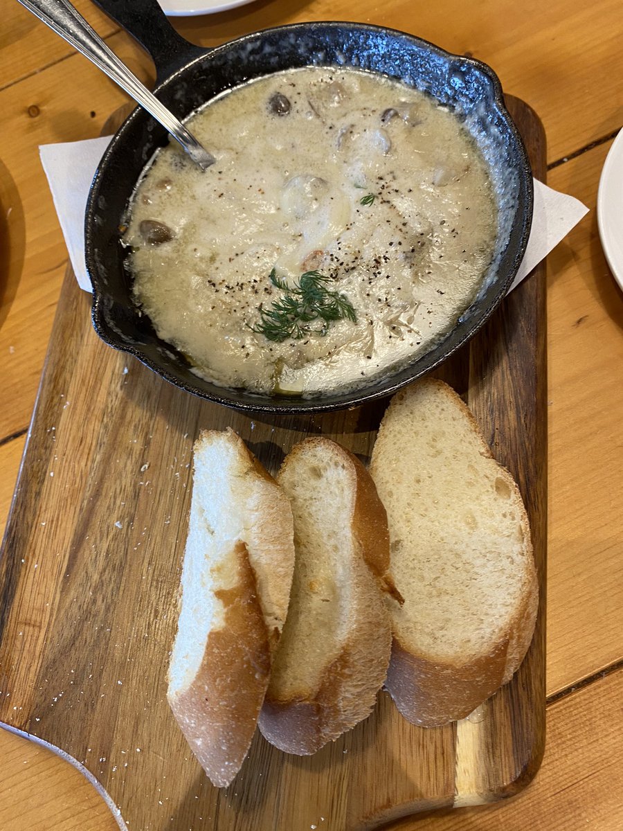 だつわろ 京都のcccチーズカフェというところに行ってきました 目の前でラクレットチーズを入れてくれたり いろんなチーズの味が楽しめました オススメです