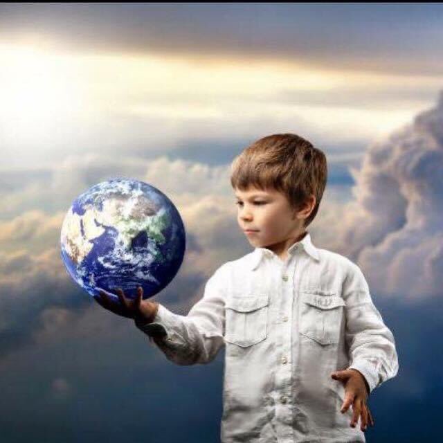 Cuando te conoces a ti mismo 
eres poderoso
Pero cuando te aceptas, 
entonces nadie puede contigo...
eres invencible! #BuenosDias #BuenosDiasATodos #BuenosDiasMundo #FelizDomingo #20Sep