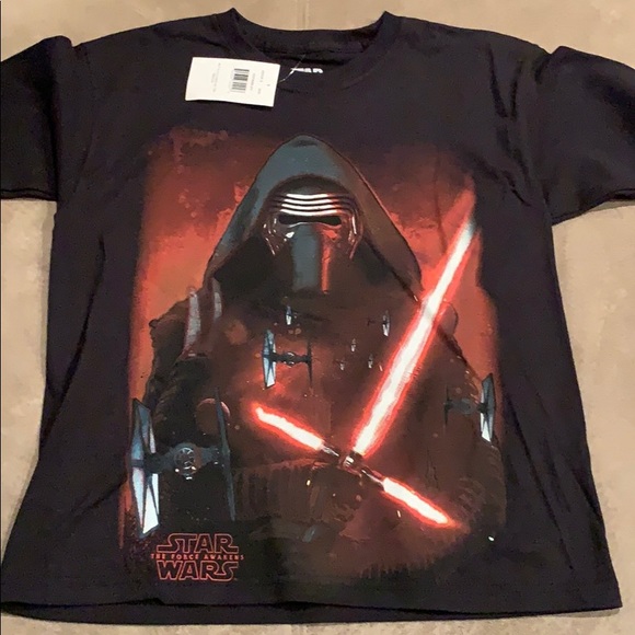 So good I had to share! Check out all the items I'm loving on @Poshmarkapp from @e_elegantz #poshmark #fashion #style #shopmycloset #slfashions #belladelmar #starwars: posh.mk/vbr4b0ivV9