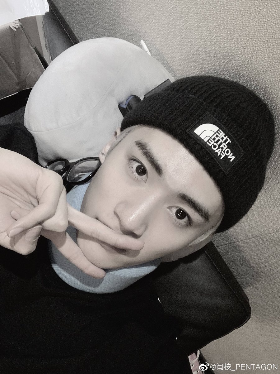yanan_weibo's tweet photo. “✌️✌️”
#PENTAGON #YANAN #YanAn_Welcome_Back #YANANISBACK #Weibo https://t.co/5vyEspdMTY