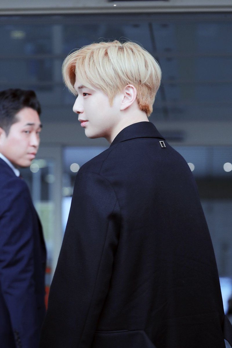 강다니엘 등으로 말한다 tweet media
