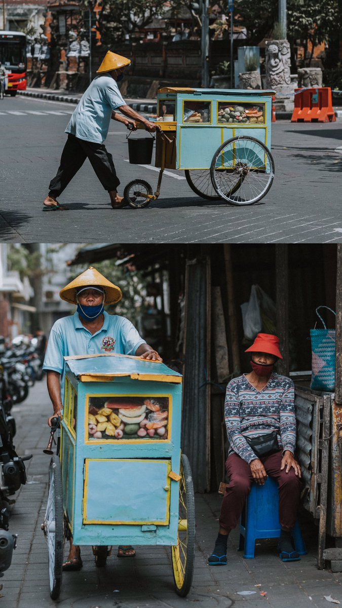 bbrthera's tweet photo. Semangat rupiah pedagang buah dalam situasi plandemic - Pasar Badung - Bali. 09.2020 #fotojalanan https://t.co/mEgpp17AW5