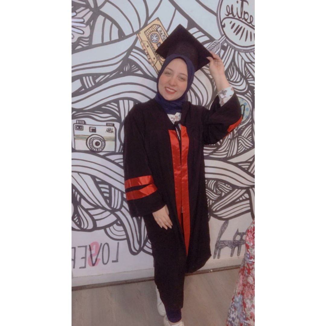doniayasser741's tweet photo. #NewProfilePic
Je suis diplômée🥰🤭
#senior20 https://t.co/8ZxfjM4dHq