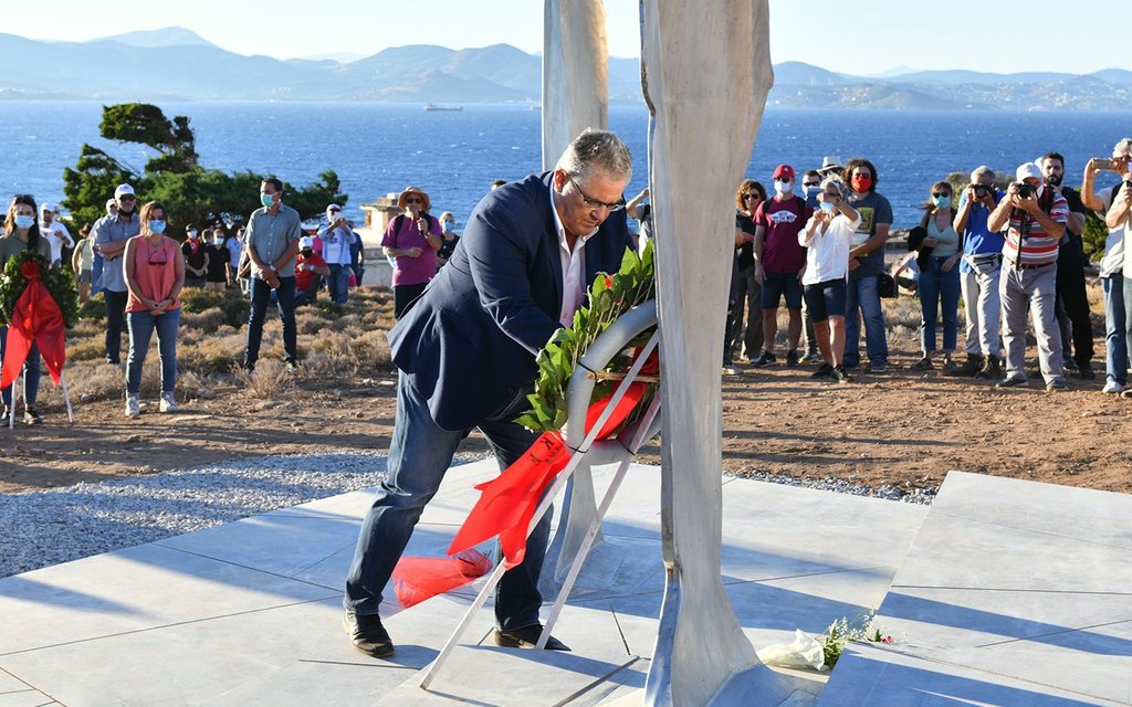 The Communist Party of Greece dedicated a monument to communists & other fighters imprisoned in dungeons on Makronisos island awaiting extermination by the bourgeois state. Открытие памятника на территории бывшего концлагеря Макронисос по инициативе КПГ  https://rkrp-rpk.ru/2020/09/08/%d0%be%d1%82%d0%ba%d1%80%d1%8b%d1%82%d0%b8%d0%b5-%d0%bf%d0%b0%d0%bc%d1%8f%d1%82%d0%bd%d0%b8%d0%ba%d0%b0-%d0%bd%d0%b0-%d1%82%d0%b5%d1%80%d1%80%d0%b8%d1%82%d0%be%d1%80%d0%b8%d0%b8-%d0%b1%d1%8b%d0%b2/