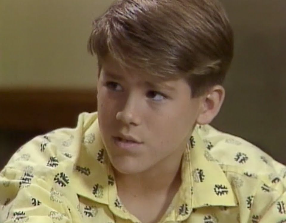 stephanie_ip's tweet photo. Browsing for something to stream on Amazon Prime and stumbled on Fifteen, a YTV teen soap that aired from 1991-93, and stars a pint-sized @VancityReynolds and @toddtalbot. It is gloriously dated and so delightful. I love me some after-school specials. https://t.co/3biZPJvmWt