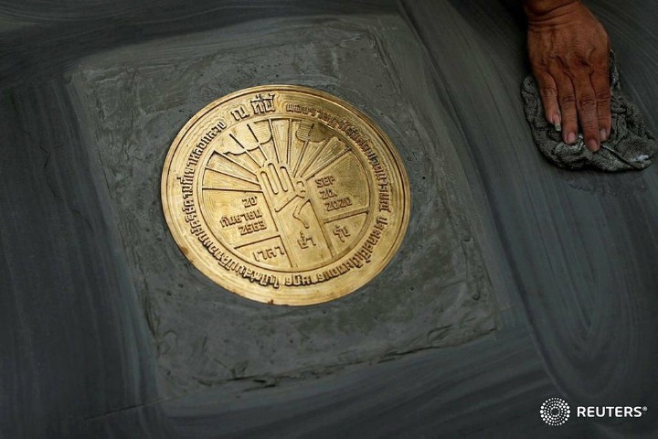 ช่างภาพรอยเตอร์ส ถ่ายหมุดได้สวยมากครับ