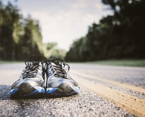 AustinIntlHalf's tweet image. Remember, if you feel any discomfort shut down the run, not worth risking a long-term injury by running in shoes that are not ready.

Read more 👉 lttr.ai/Ww0v

#StartPuttingMiles #StartRunning #WearPattern