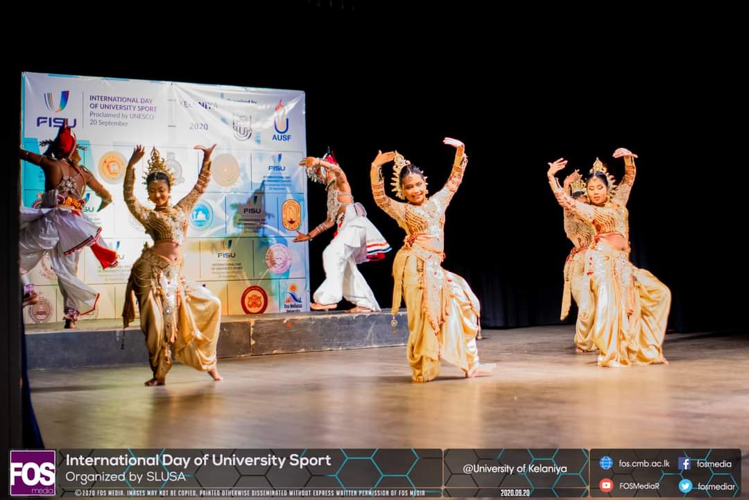 FOSMediaR's tweet image. Celebrating the International Day of University Sport with the Sri Lanka University Sports Association

Full album on our Facebook page at: facebook.com/64696970865113…

#LetsIDUS 
#fosmediar