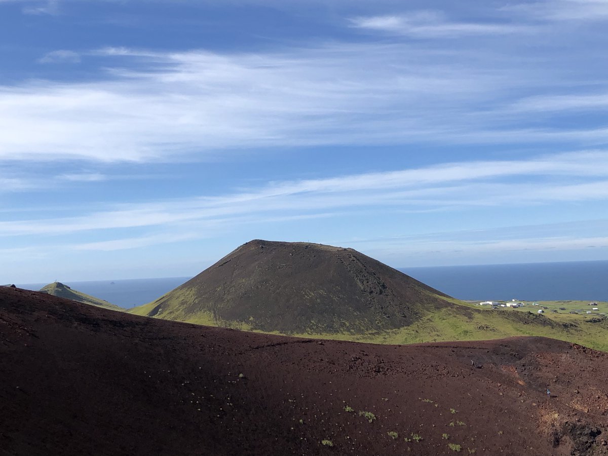AriannaSoldati's tweet image. Looking for a Ph.D. student (fully funded)
Project: hT rheology of Icelandic lavas
Start date: August 2021
Location: @ncstatemeas 
Requirements: M.Sc.; lab research experience; background in geochemistry, igneous petrology, volcanology; English proficiency.