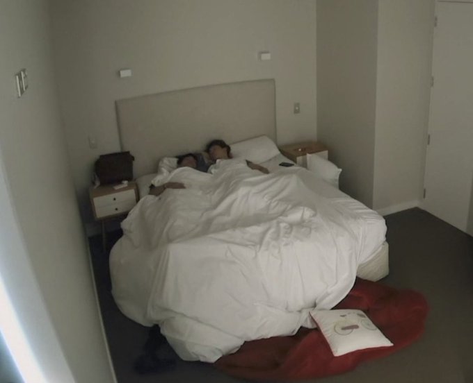 no thoughts just vmin sharing a bed