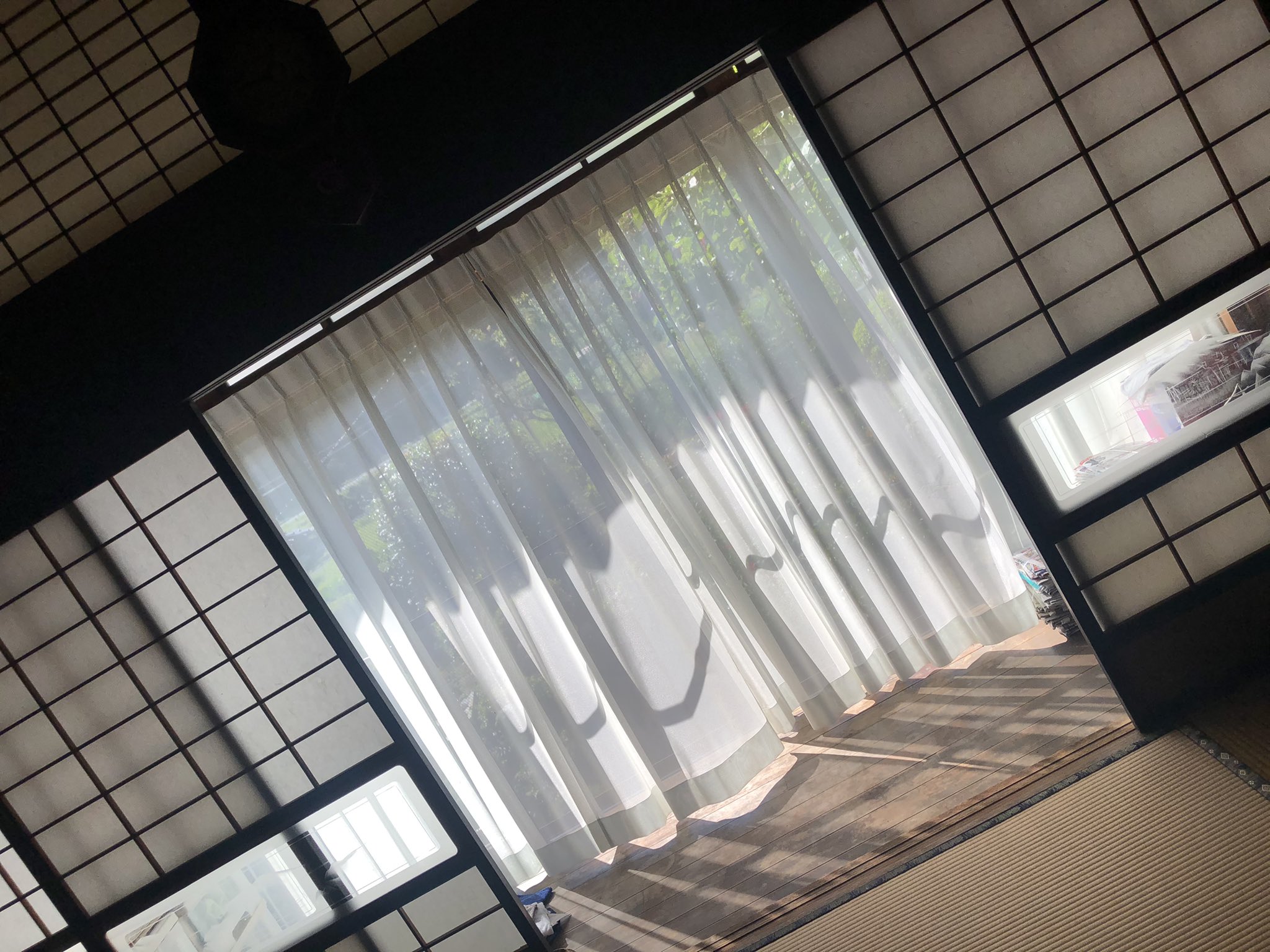こうた 人の心と体を健康に 田舎 縁側 最高 将来は絶対縁側がある家に住む そして 目の前には緑と青が沢山ある そんな家に住みます 休みの日はこういった場所で読書や昼寝 夏の夜にはbbqや花火 冬は雪をみながらゆっくり 楽しみがある