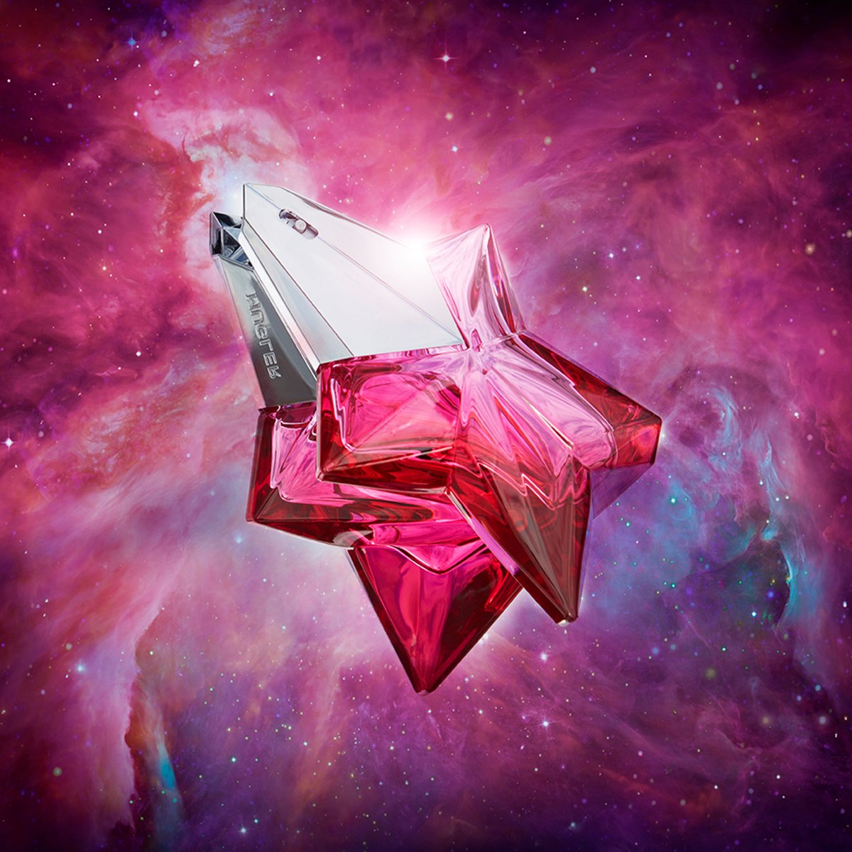 FragranceDirect's tweet image. FOLLOW &amp;amp; RT TO WIN!  💫 ANGEL NOVA reveals SUPERFEMININITY, between pleasure and confidence. This stunning scent opens with a delicious fruity note bursting with euphoria, before blossoming into a new florality.

(Ends 25th September, UK only &amp;amp; winner contacted via DM only.)