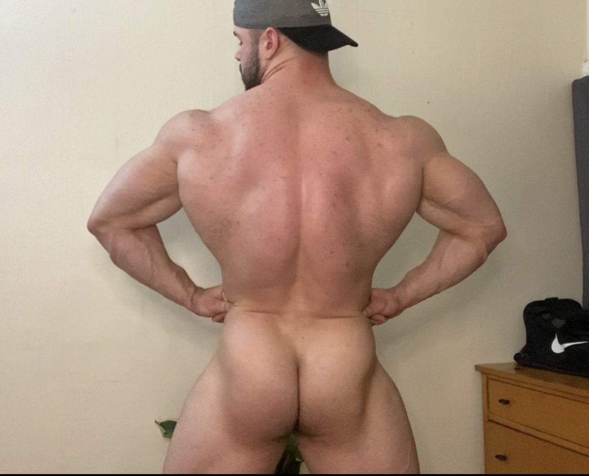 MaxWood696's tweet photo. Thicc backk for big Max😋 #MUSCLEMODEL #muscleboys #musclethong #AlphaDaddy #worship #muscleguy #muscle #gym #muscleworship #bodybuilding #worship https://t.co/uoA8YNf3ru