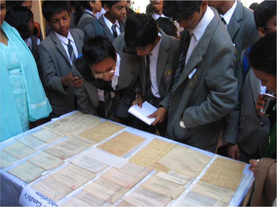 18/n: We displayed Gandhi's work and legacy to many researchers and school children as a part of Lake 2006 conference held at CES, IISc. Gandhi's family also participated in that function  #legacy