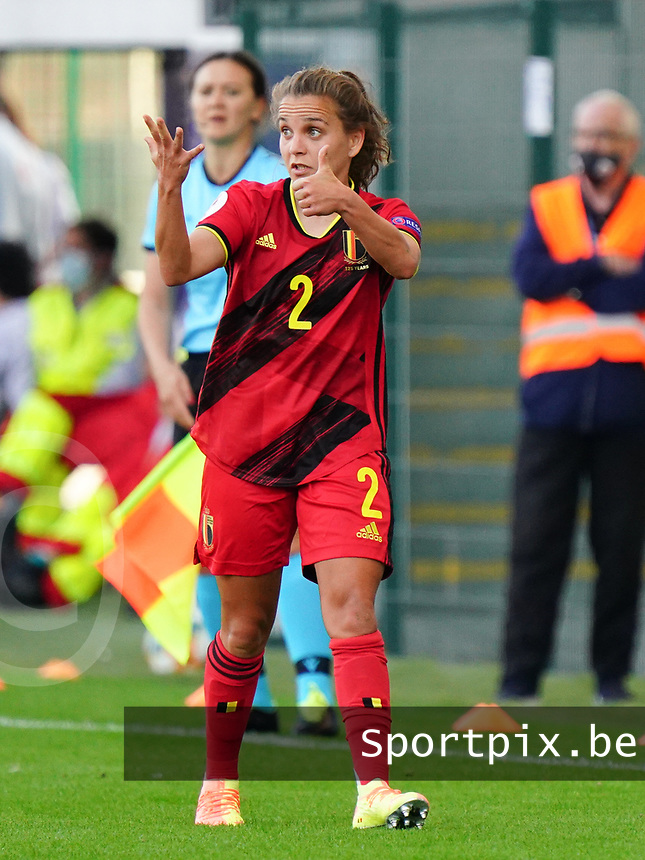 SportpixB's tweet photo. Hey @PhiltjensDavina, how many goals did you guys score on friday? 😜 https://t.co/u4r2hwur7t