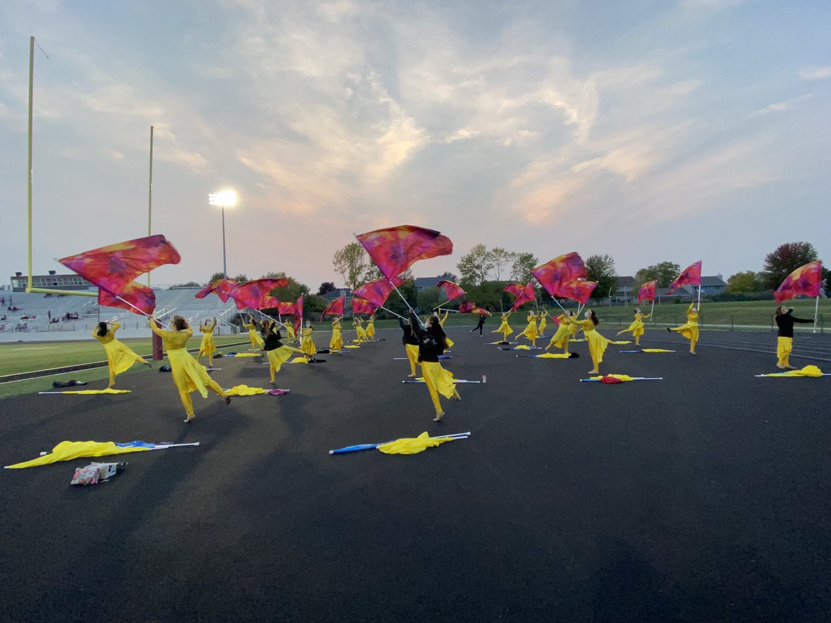 ACHSGuard's tweet photo. This guard brightens up the world 💛
Great first performance last night, guardies!! #showcaseperformance #LiftYourHeartAndVoice https://t.co/pegjwqLzl6