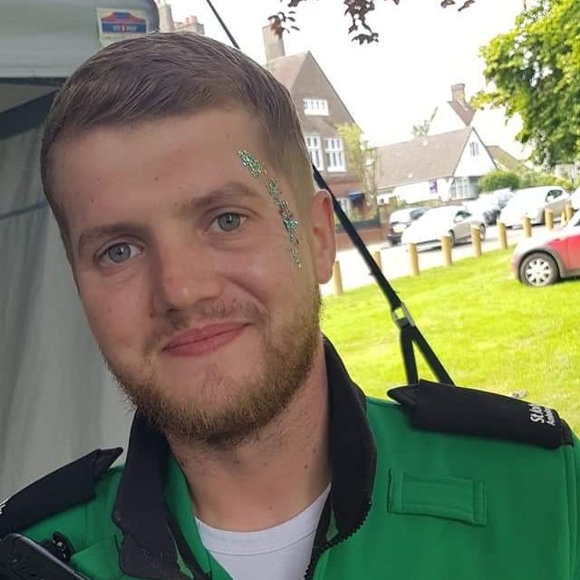 Burdett88's tweet photo. #NewProfilePic https://t.co/1v0LNJEOVg