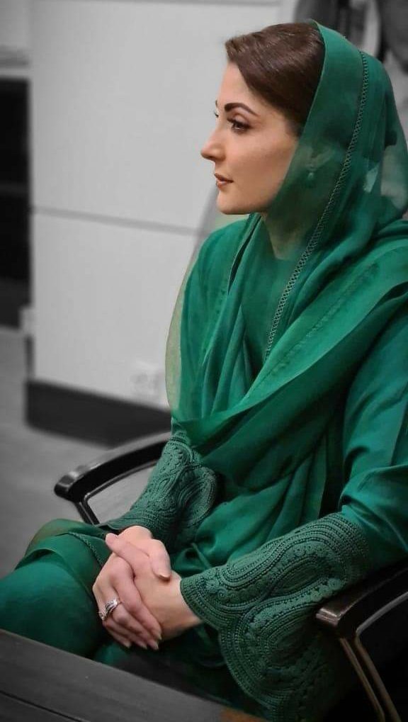 maryam nawaz green dress Maryam Nawaz Linen MN-756 – 3Pcs Embroidered Linen-RL509 – Royal Libass main image 0