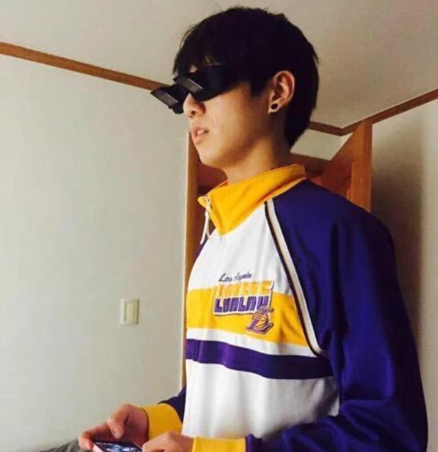 Is this a for-all- members use LA Lakers Jacket or they have of this each 