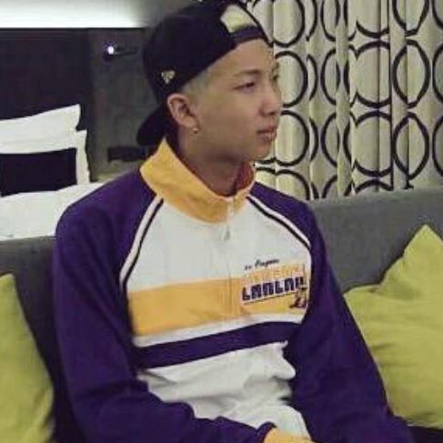 Is this a for-all- members use LA Lakers Jacket or they have of this each 